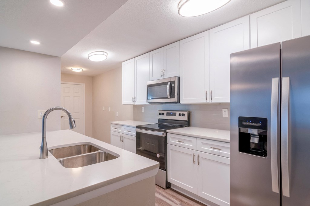 2100 Defoors apartment in Atlanta Georgia photo of modern kitchen