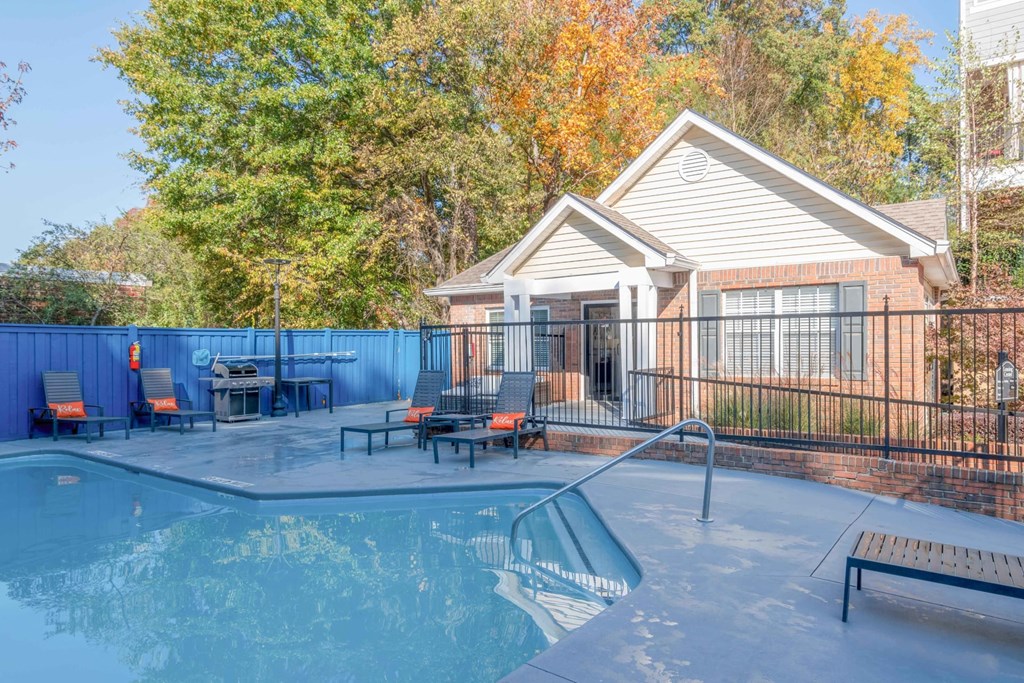 Collier Flats Apartments in Atlanta GA photo of swimming pool