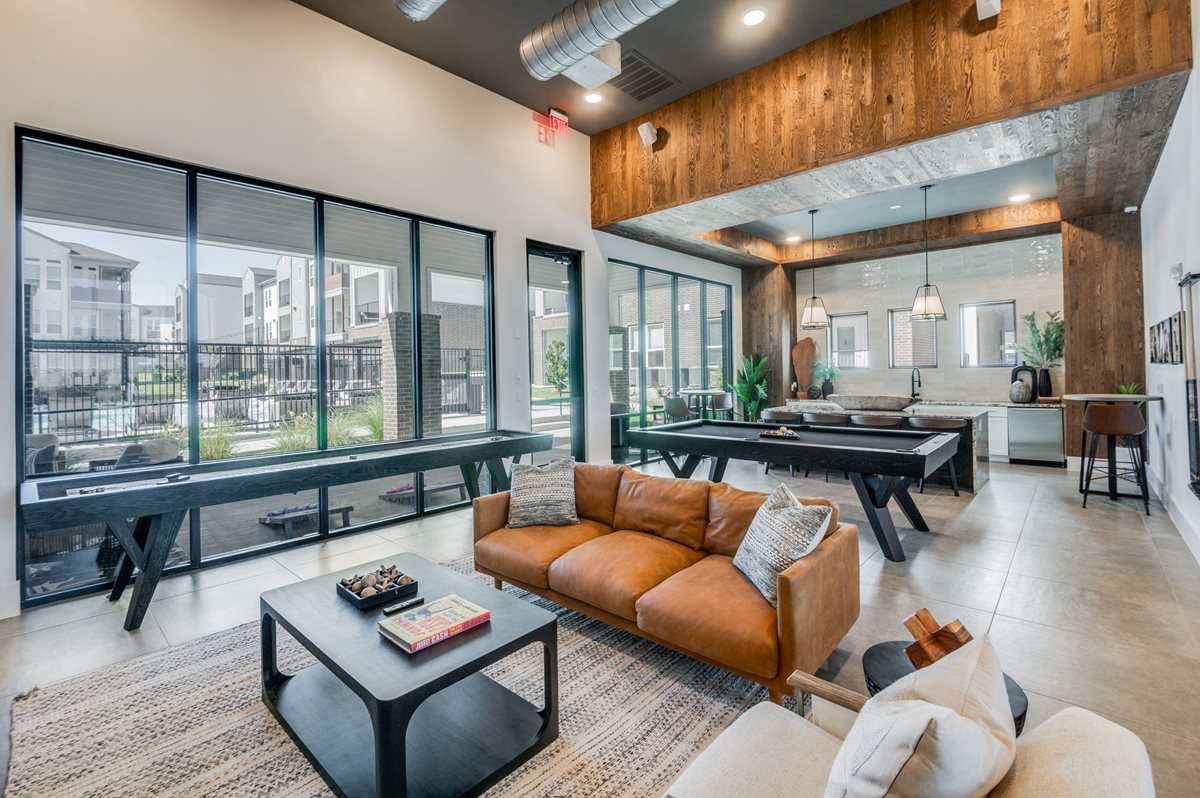 2201 Creekview Apartments