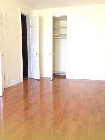 wood-style flooring in apartment - Photo Gallery 2