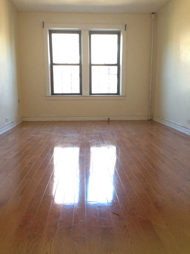 lots of natural light in apartment - Photo Gallery 1