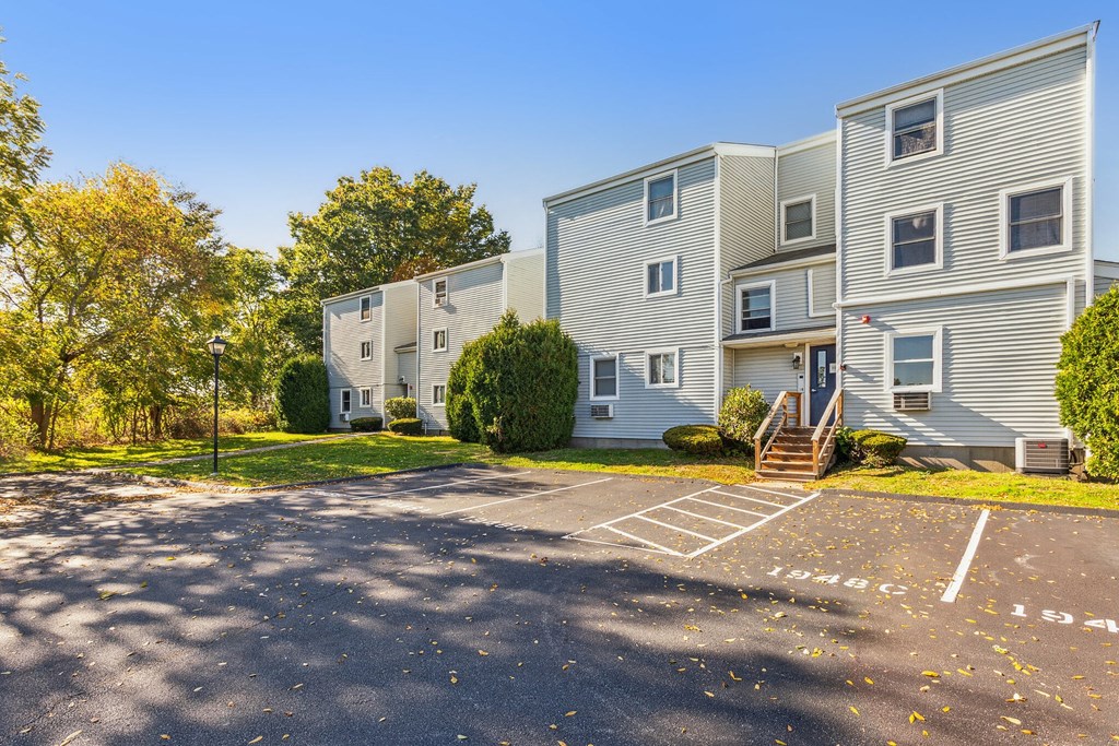 the preserve at ballantyne commons apartments parking lot