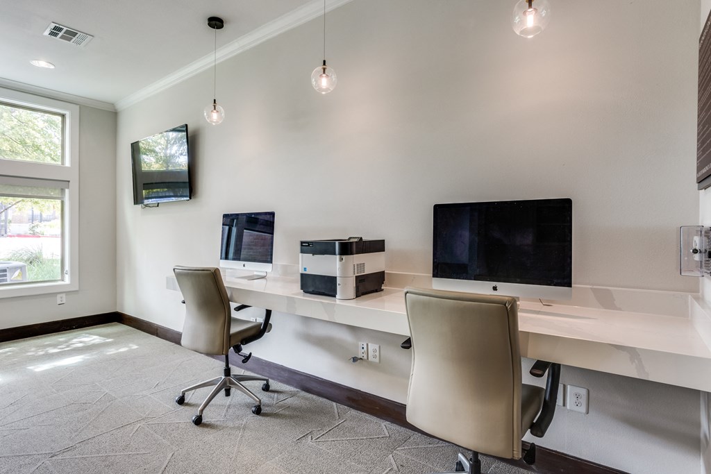 33Hundred Apartments in Austin Texas photo of business center