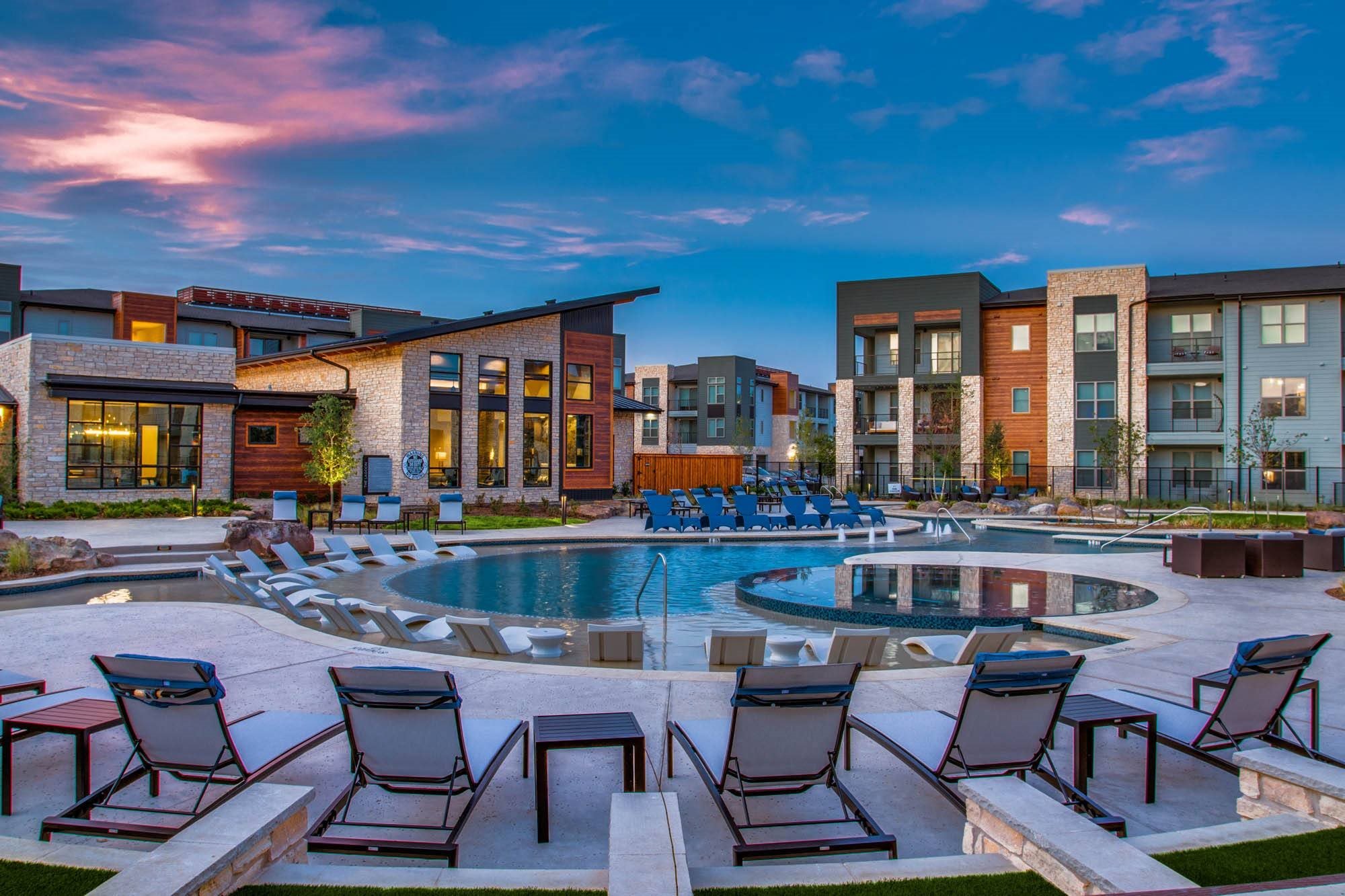 Apartments in Grand Prairie, TX | Waters Edge at Mansfield