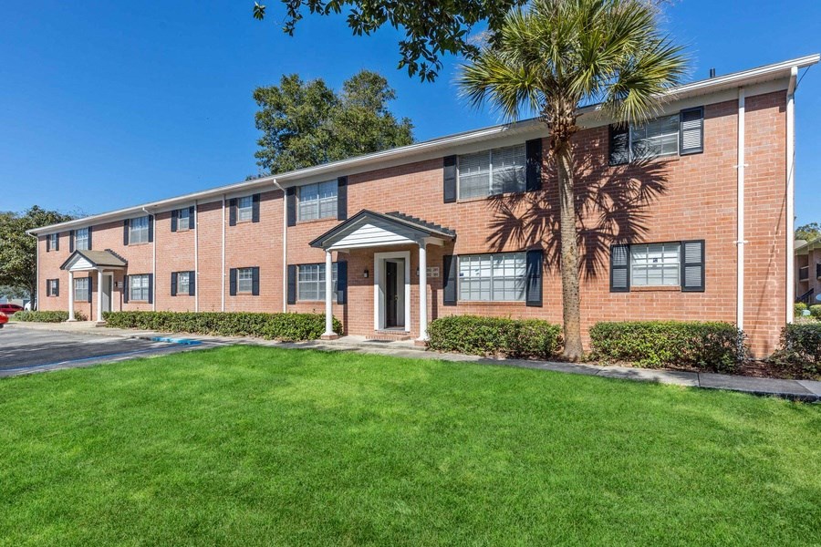 Another exterior photo of a community building at Townsend Apartments in Jacksonville near Atlantic Beach, Florida.