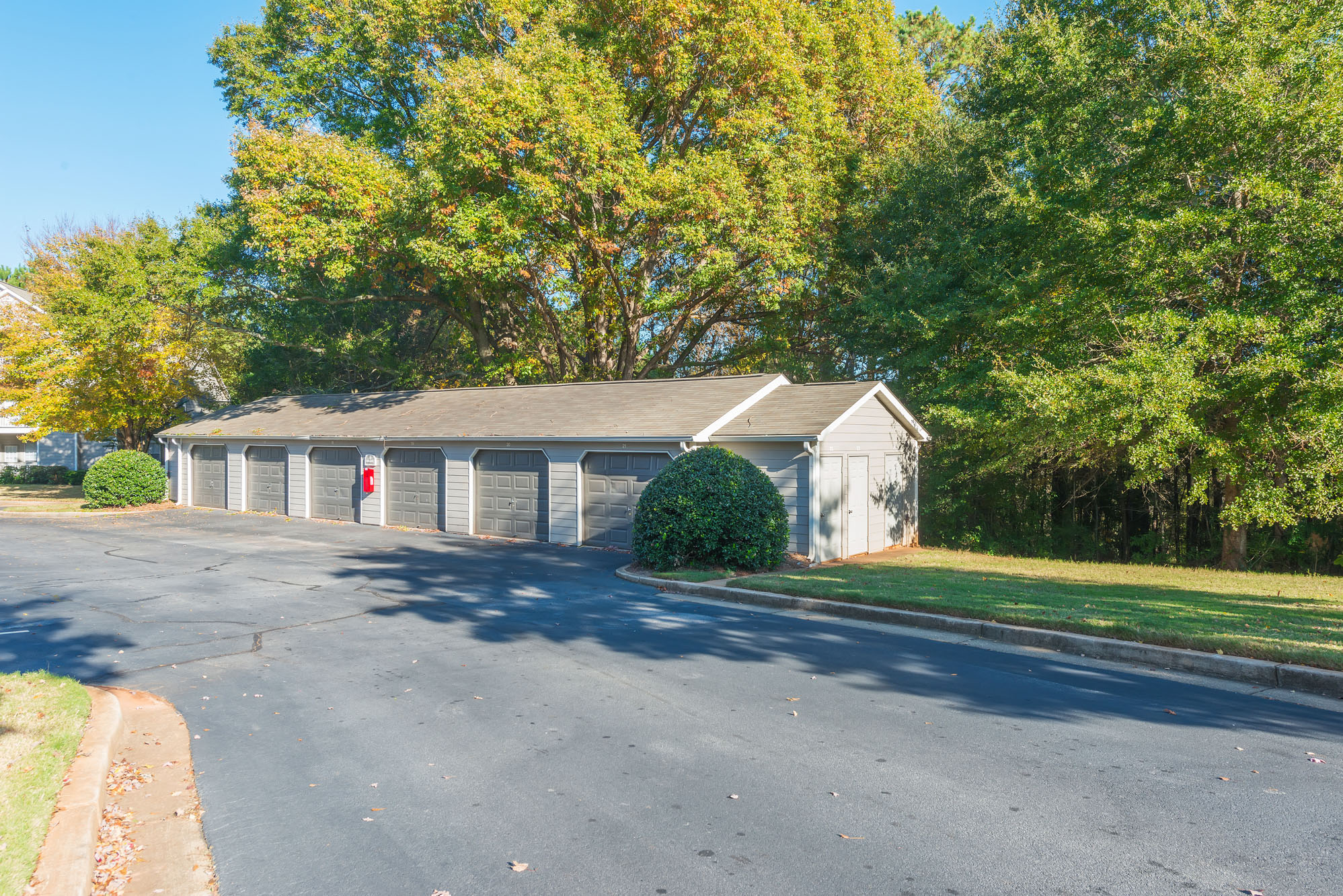 Private Garage Parking at Echelon Park, McDonough, 30253
