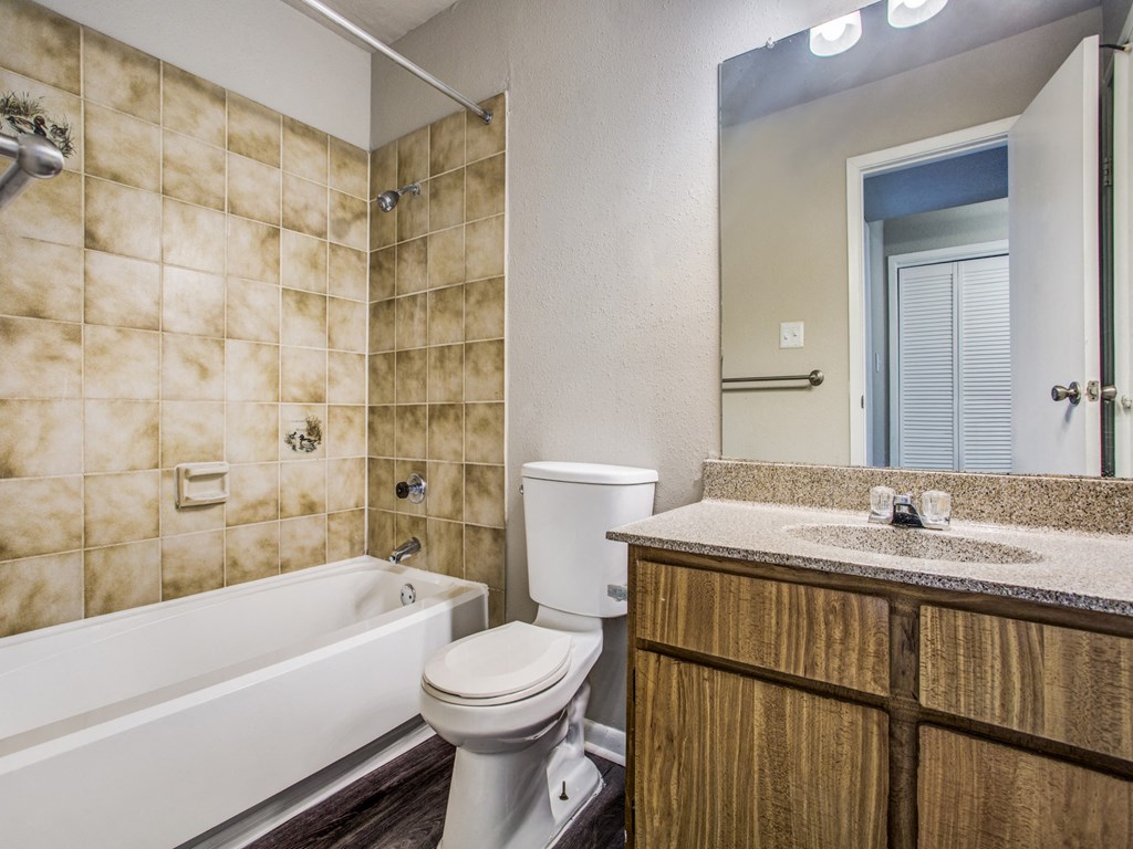 Magnolia Terrace apartments in Houston Texas 77082 photo of bathroom with custom tiles