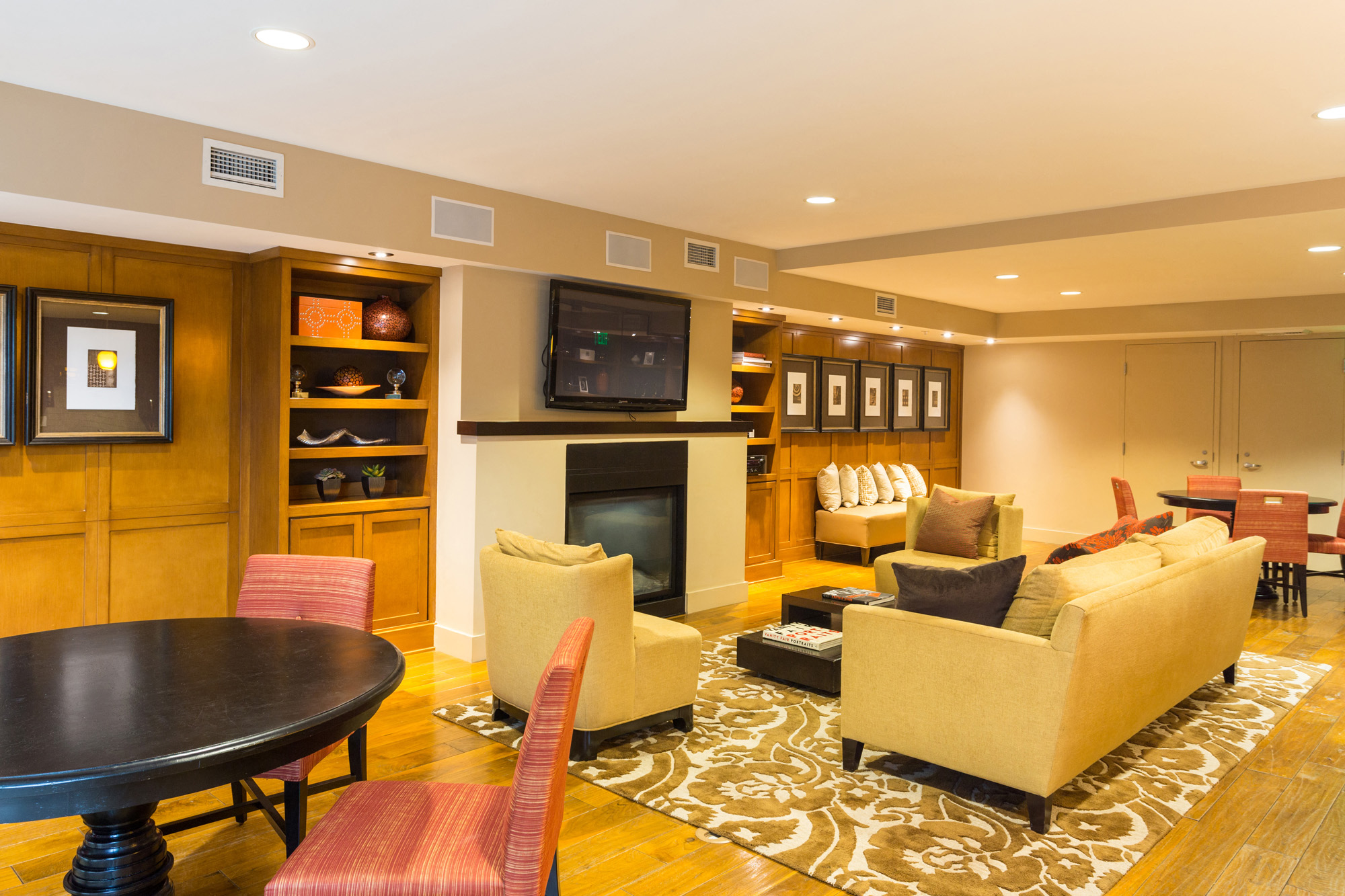 Complimentary Valet Service for You and Your Guests at Astoria at Central Park West Apartments, Irvine, CA,92612