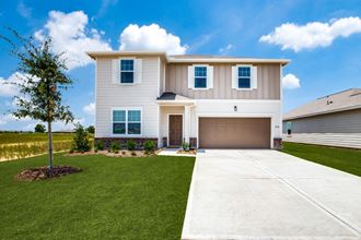 Ample Parking Area And Detached Garages Available at Banyan Kingsland Heights, Brookshire, Texas