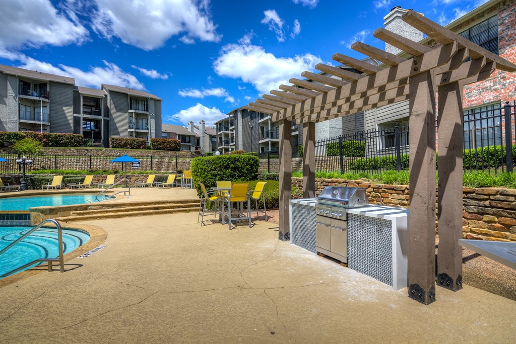 Canyon Grove apartments in Grand Prairie, TX