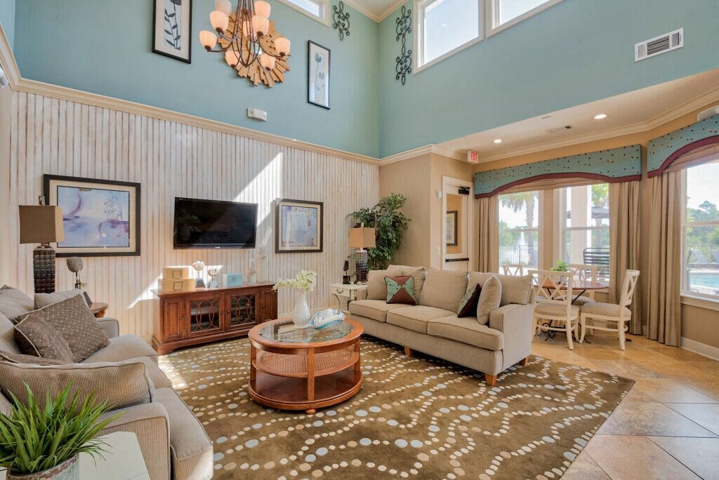 Hinesville, GA Apartments – Tattersall Village - clubhouse with sitting area and tv