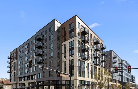 440 West Columbia Way 2 Beds Apartment for Rent