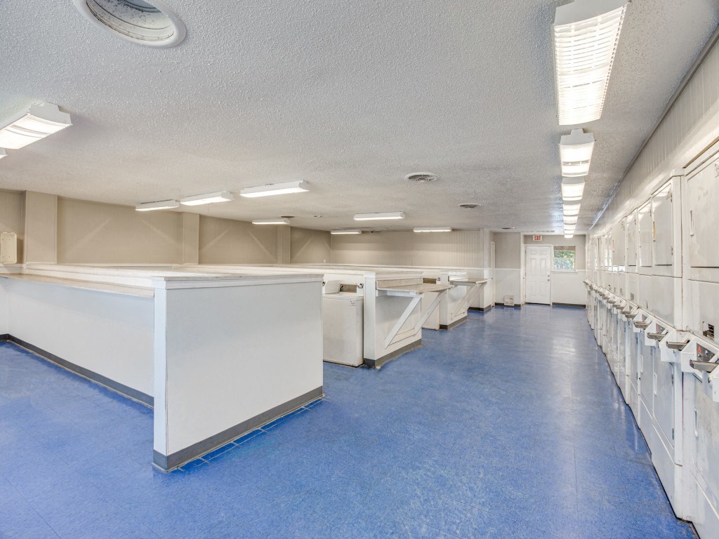 Monarch Pass Apartments in Fort Worth 76119 photo of laundry facilities