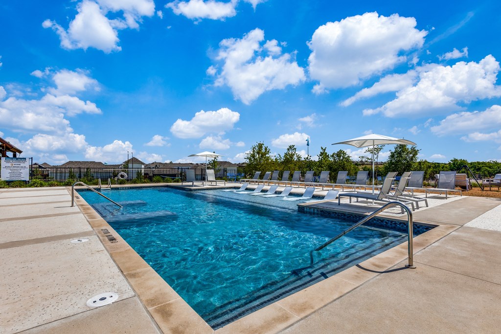 the pool at the preserve at ballantyne commons apartments