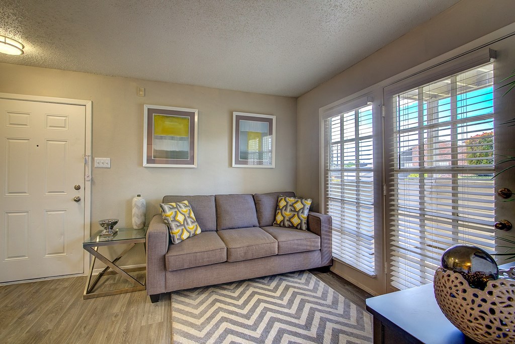 Canyon Grove apartments in Grand Prairie, TX