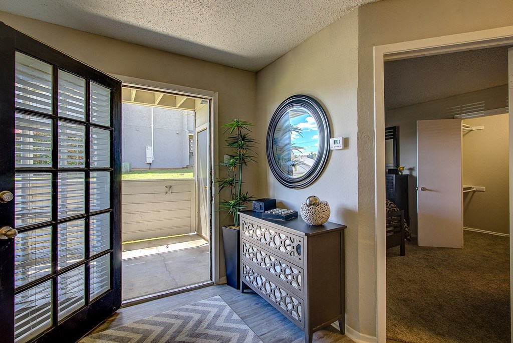 Canyon Grove apartments in Grand Prairie, TX