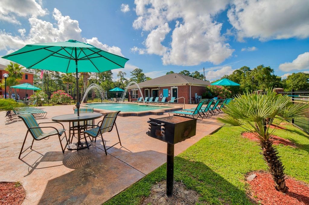 Oceanaire Apartments in Biloxi, MS photo of resort style pool