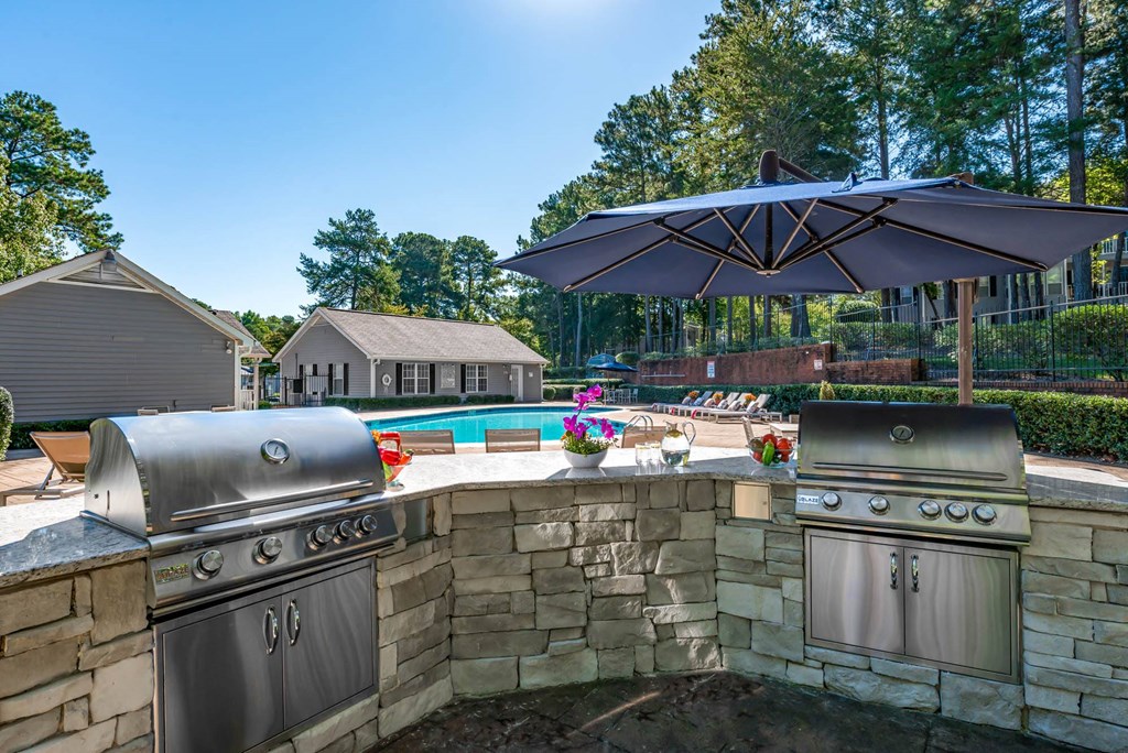 Averly apartments in Jonesboro Georgia photo of outdoor grill area