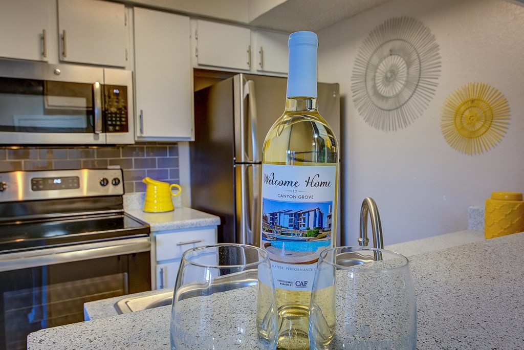 Canyon Grove apartments in Grand Prairie, TX