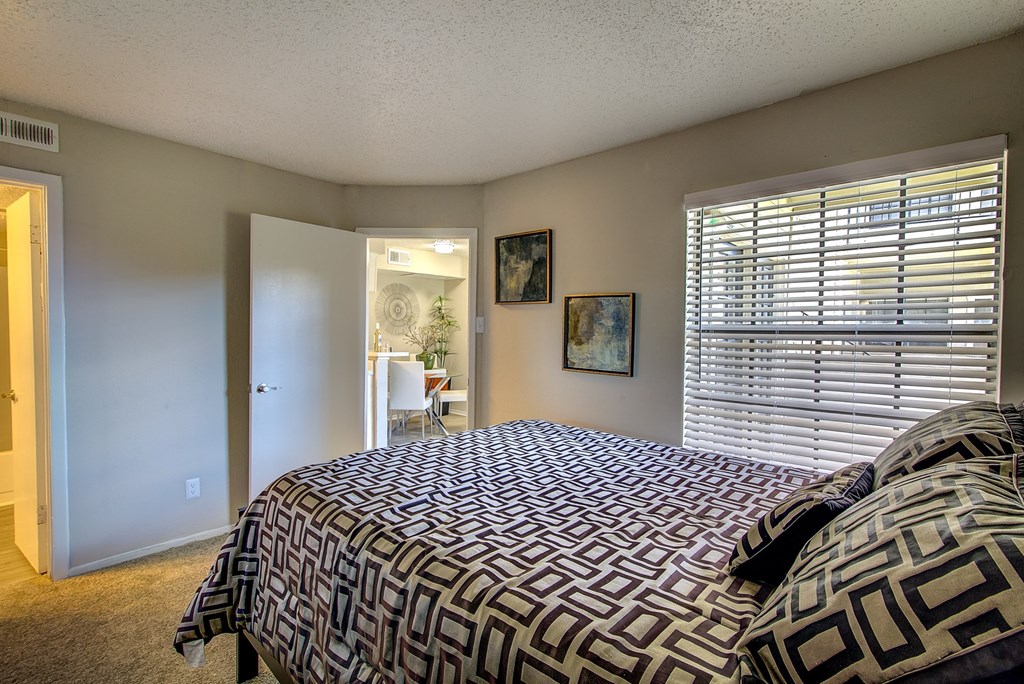 Canyon Grove apartments in Grand Prairie, TX