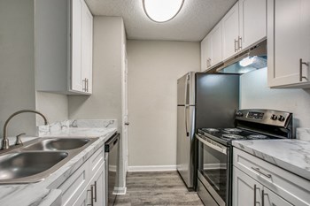 8440 Easton Commons 1-2 Beds Apartment for Rent - Photo Gallery 4