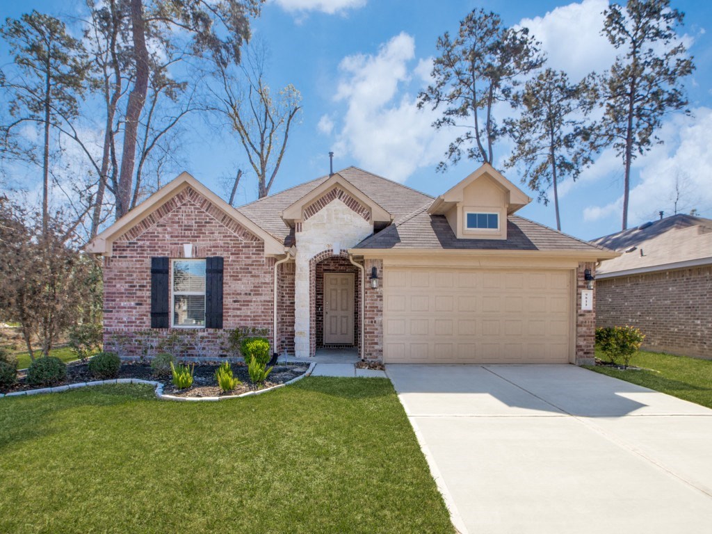 Garages Available Garages Available at Amber Pines at Fosters Ridge, Conroe, Texas