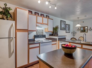 15501 Capitol Hill Blvd 2-3 Beds Apartment for Rent - Photo Gallery 13