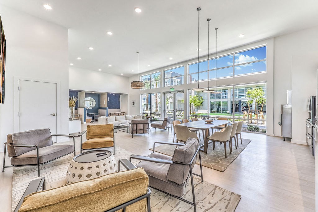 the preserve at ballantyne commons community living room