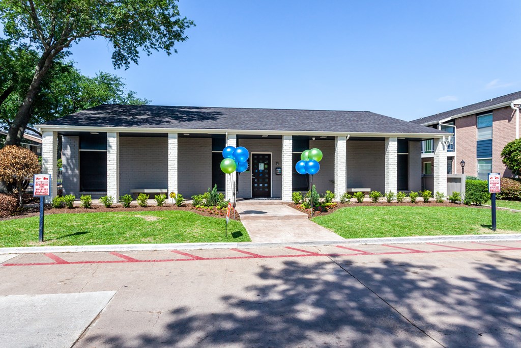 Outside view of Artisan West leasing office – Houston TX near Westchase