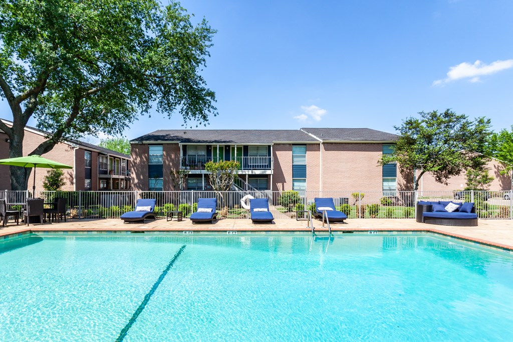 Artisan West Houston TX apartments with resort-style pool – pet-friendly community