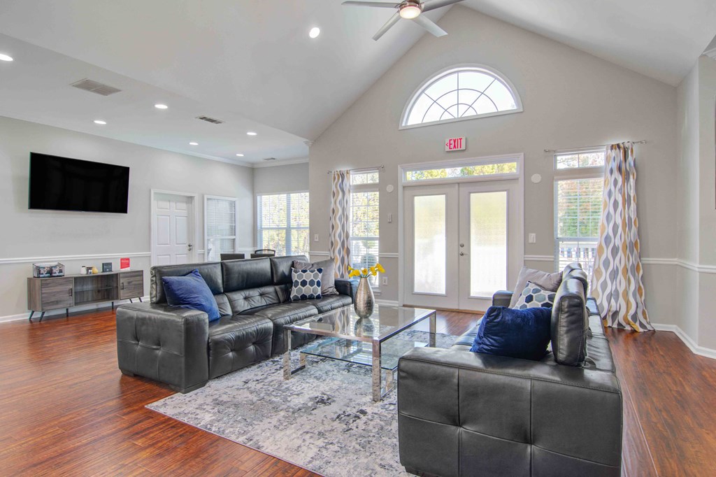 Ashford at Spring Lake apartments in Atlanta Georgia photo of clubhouse with plush seating