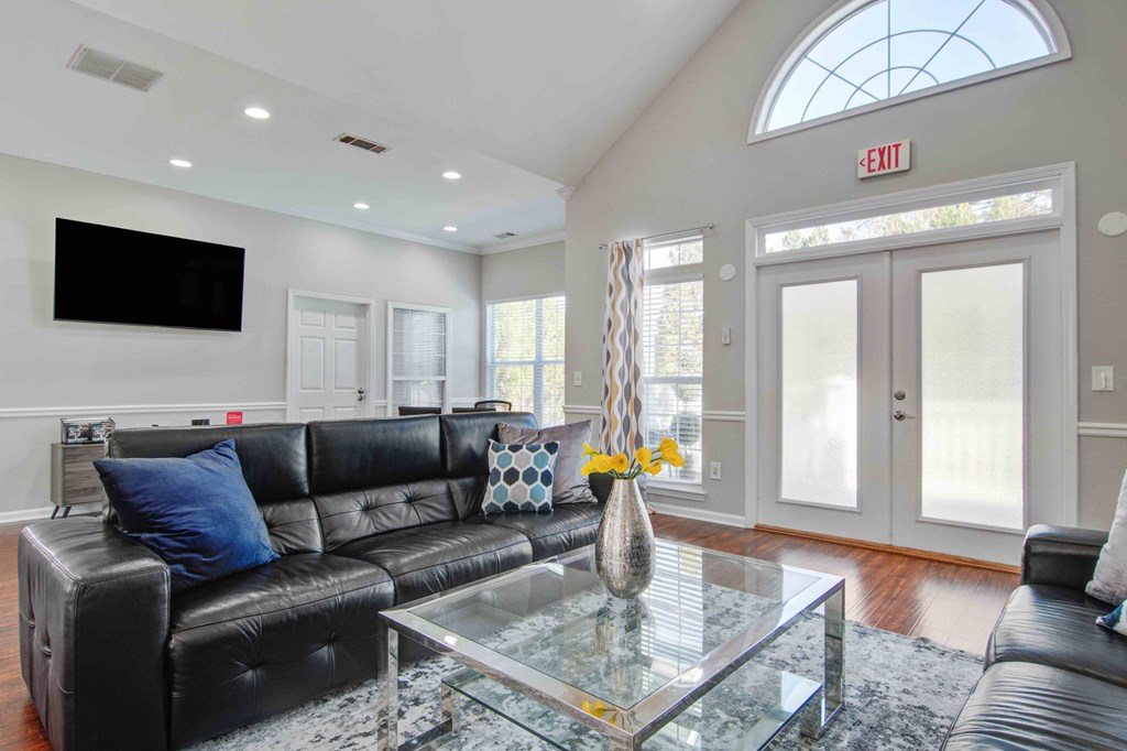 Ashford at Spring Lake apartments in Atlanta Georgia photo of clubhouse