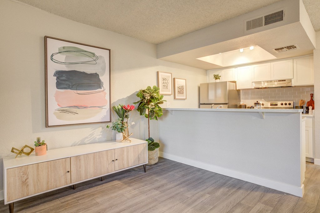 the preserve at ballantyne commons apartment living room and kitchen