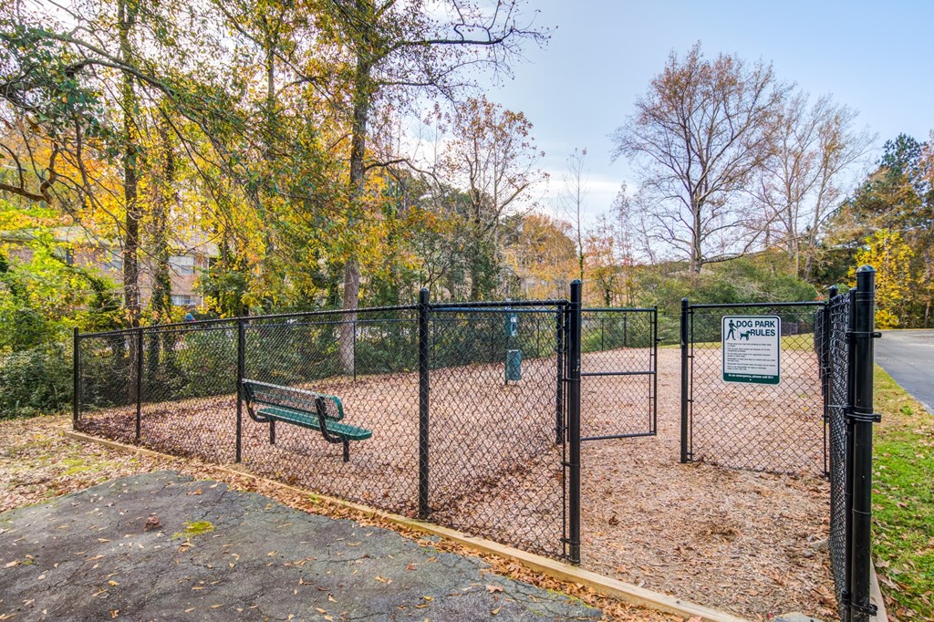 Brookview apartments in Douglasville GA photo of leash-free dog park