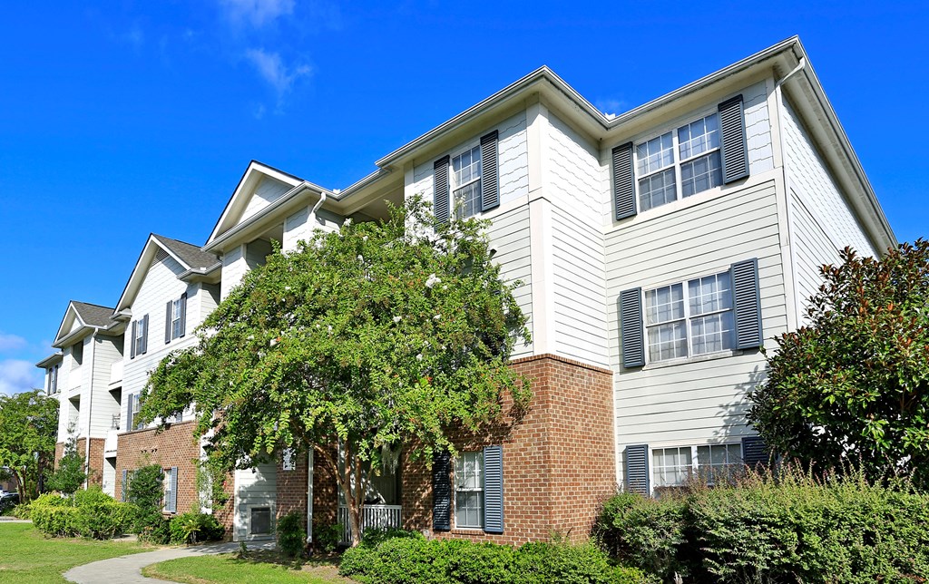 the preserve at ballantyne commons apartment exterior