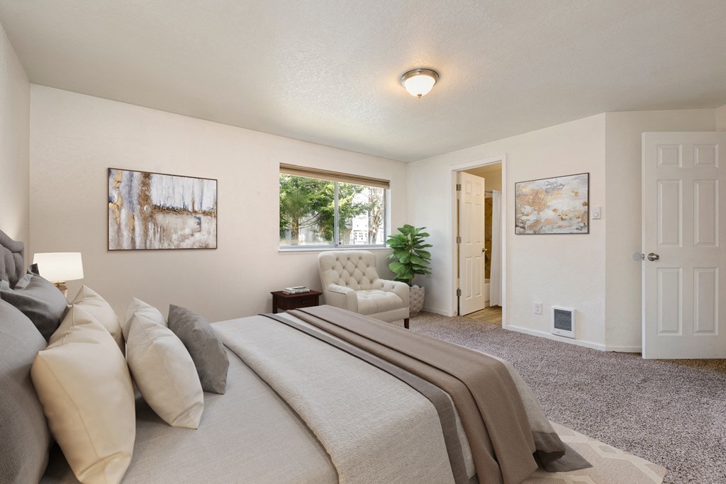 large bedrooms with carperting