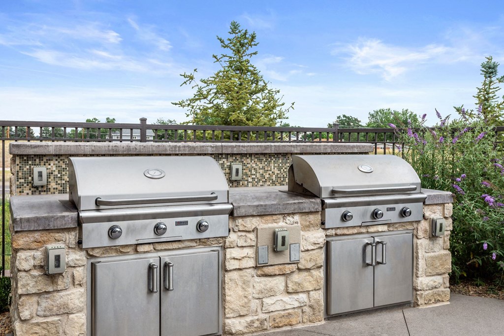 Gateway Arvada Ridge apartments Grilling Station
