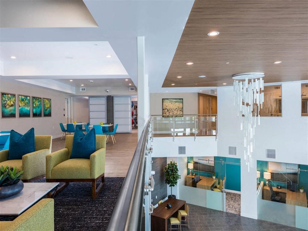 the lobby or reception area of a hotel