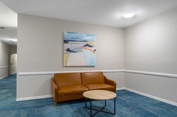 Lexington Club apartments in Clearwater, FL photo of sitting area - Photo Gallery 18