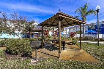 Lexington Club apartments in Clearwater, FL photo of pavillion with grill - Photo Gallery 20