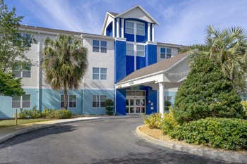 Lexington Club apartments in Clearwater, FL photo of exterior of building - Photo Gallery 23