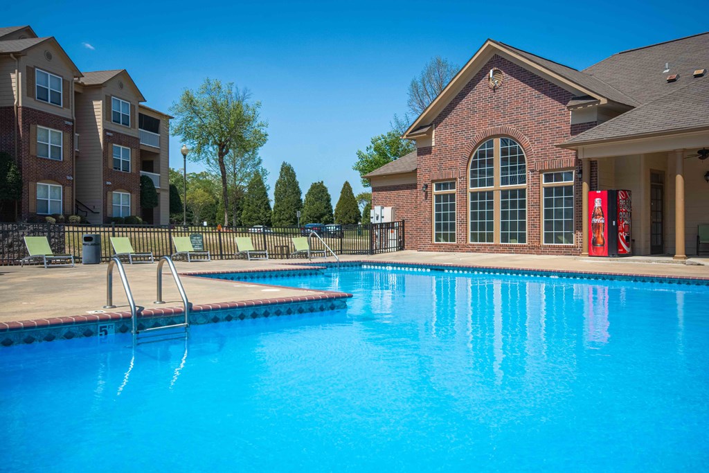 Pet-Friendly Rentals in Little Rock, AR – Capitol Hill – Swimming pool surrounded by club house and apartments