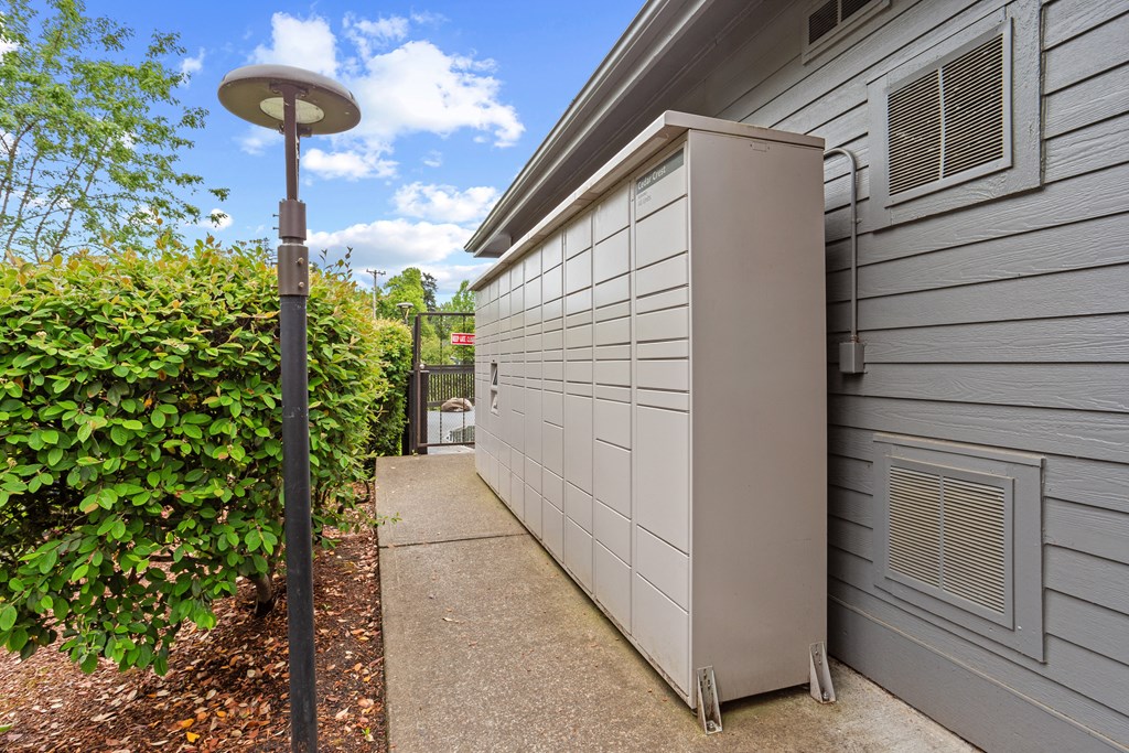 Package Locker at Cedar Crest, Beaverton