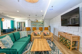 3896 S. University Center Dr. 2-4 Beds Apartment for Rent - Photo Gallery 3