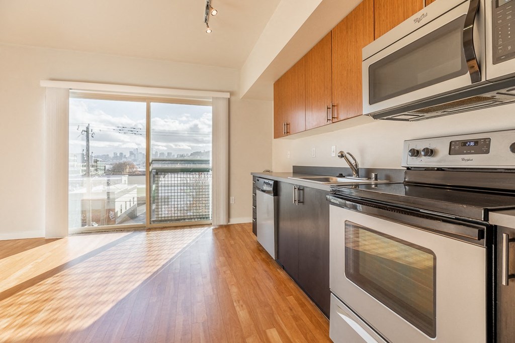 stainless steel appliances in the kitchen,