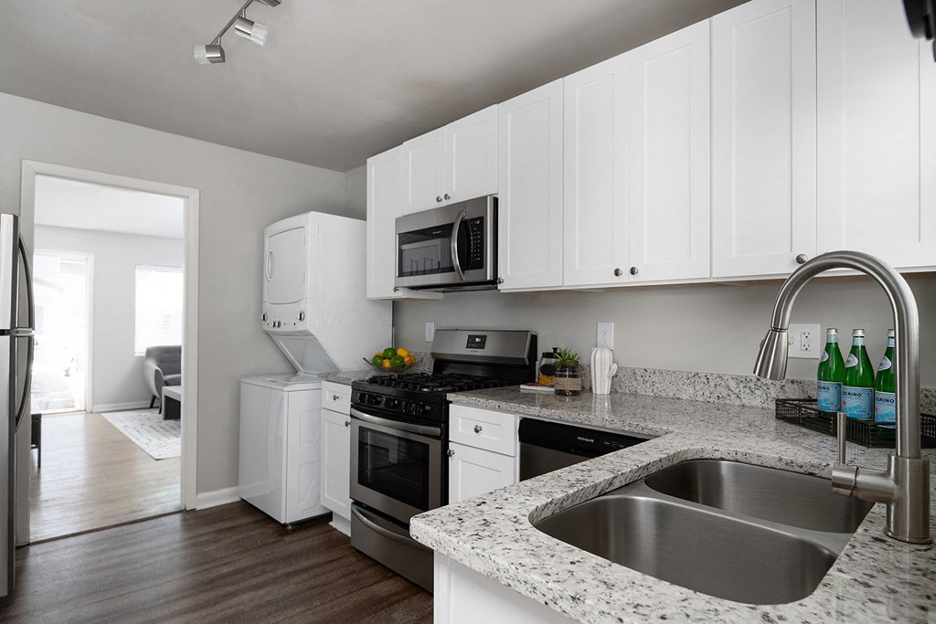 Collier Flats Atlanta GA apartment photo of  kitchen with update finishes