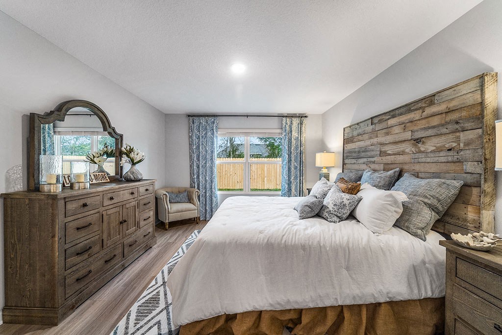 Beautiful Bright Bedroom at Rock Ridge, Pensacola, 32526