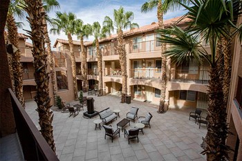 Courtyard - Photo Gallery 6