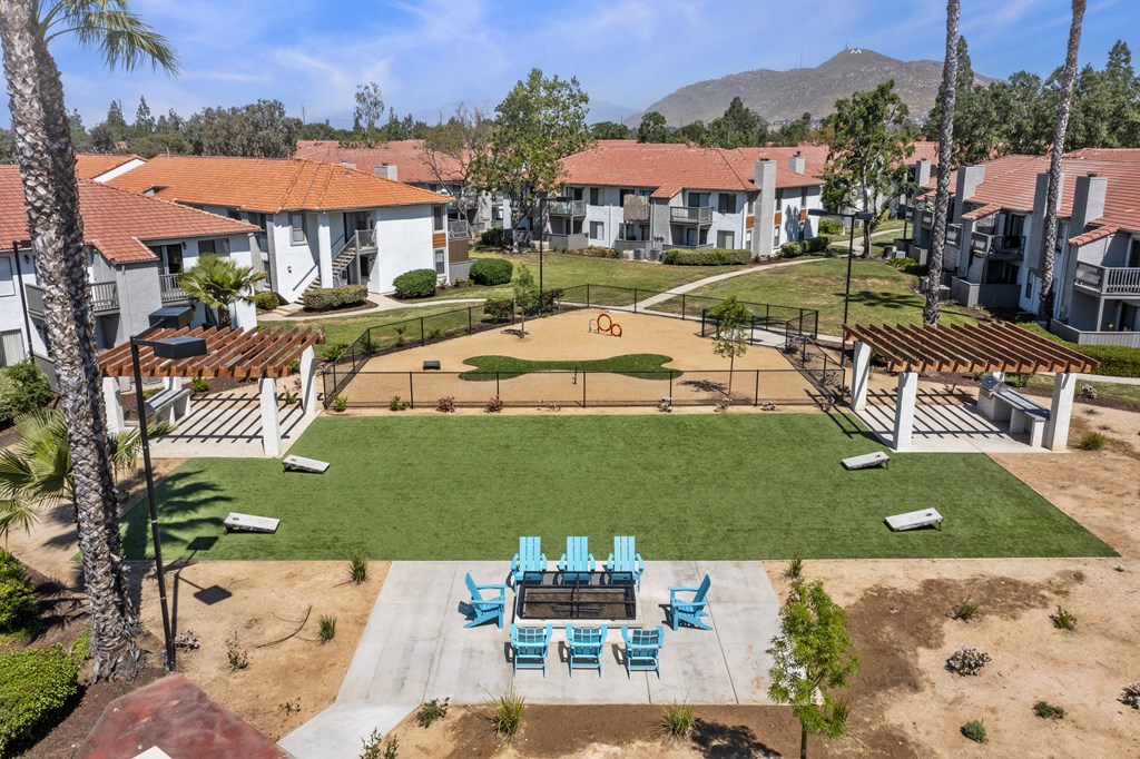 Ardella on Chagall in Moreno Valley California 92553 photo of outdoor seating area