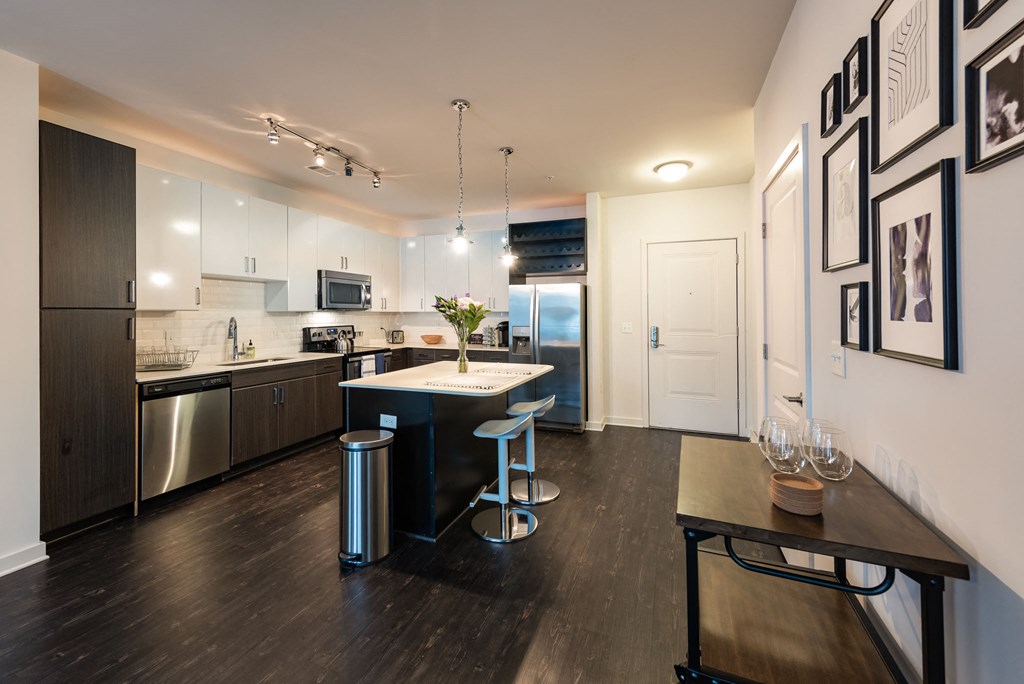 Station R Apartments in Atlanta GA photo of kitchen and island